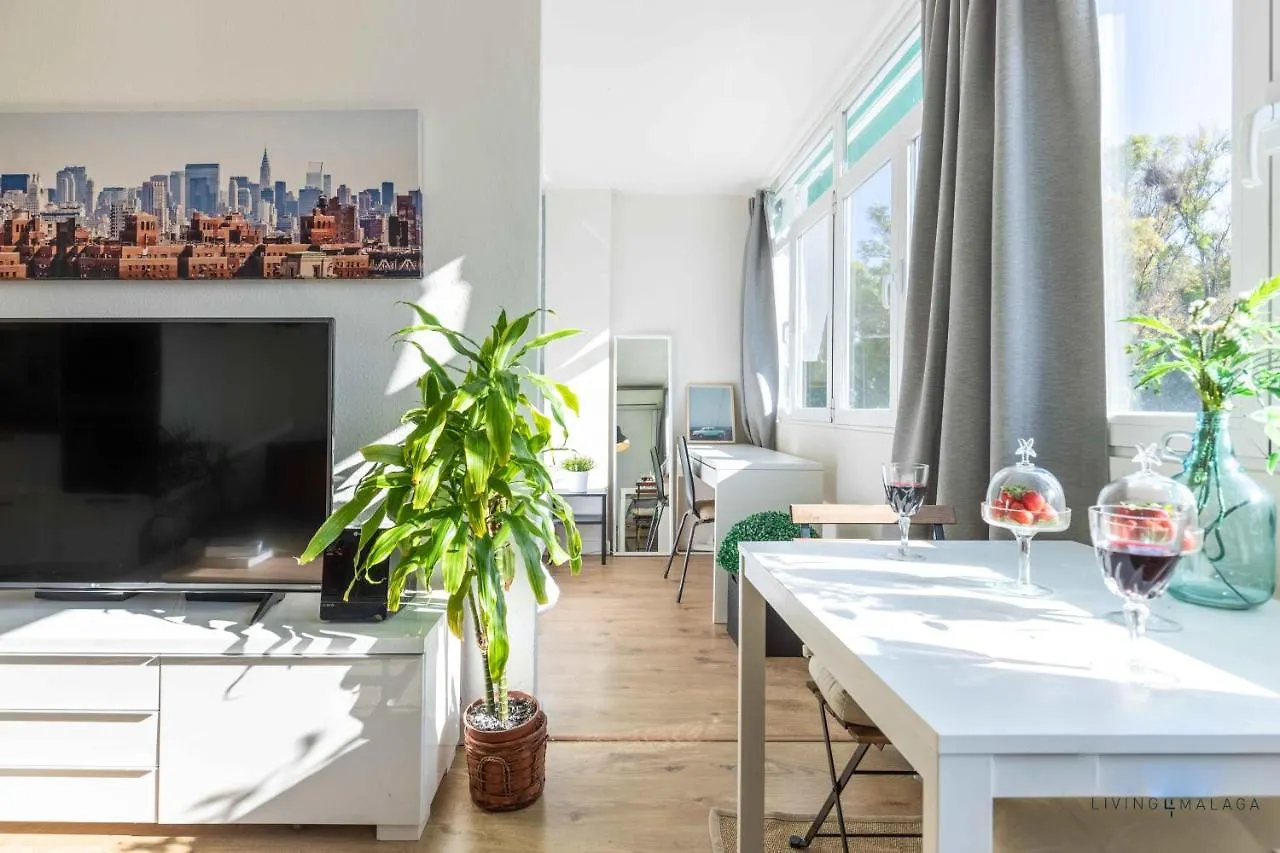 Apartamento En La Playa En Paseo Maritimo Malaga